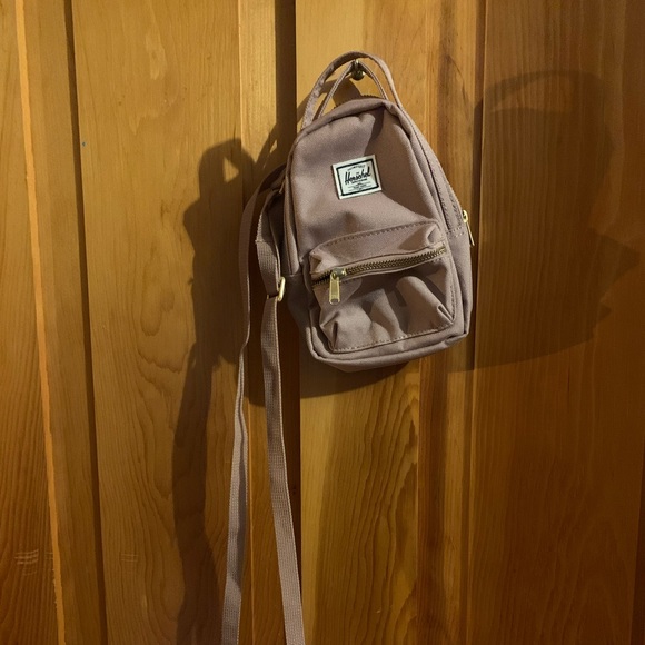 Herschel Crossbody - Picture 1 of 3